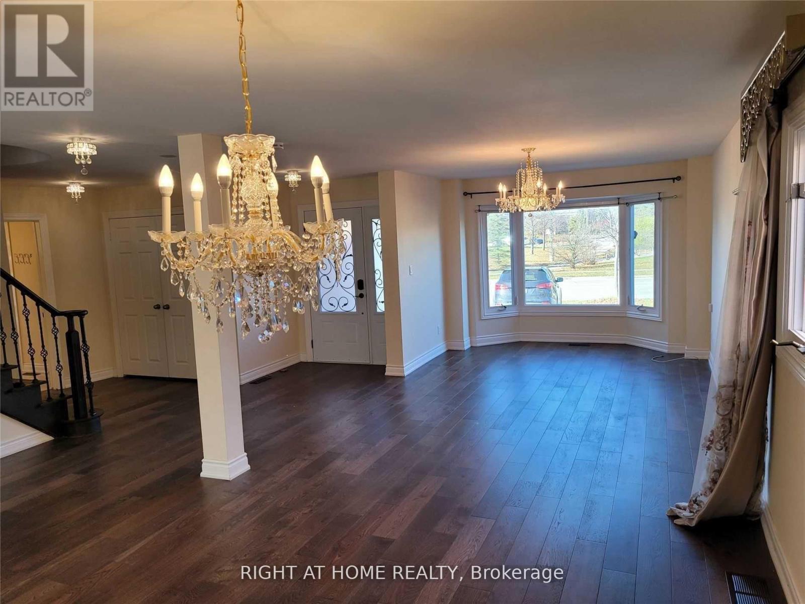 1080 Glenashton Drive, Oakville, Ontario L6H 4B9 - Photo 8 - W13464670