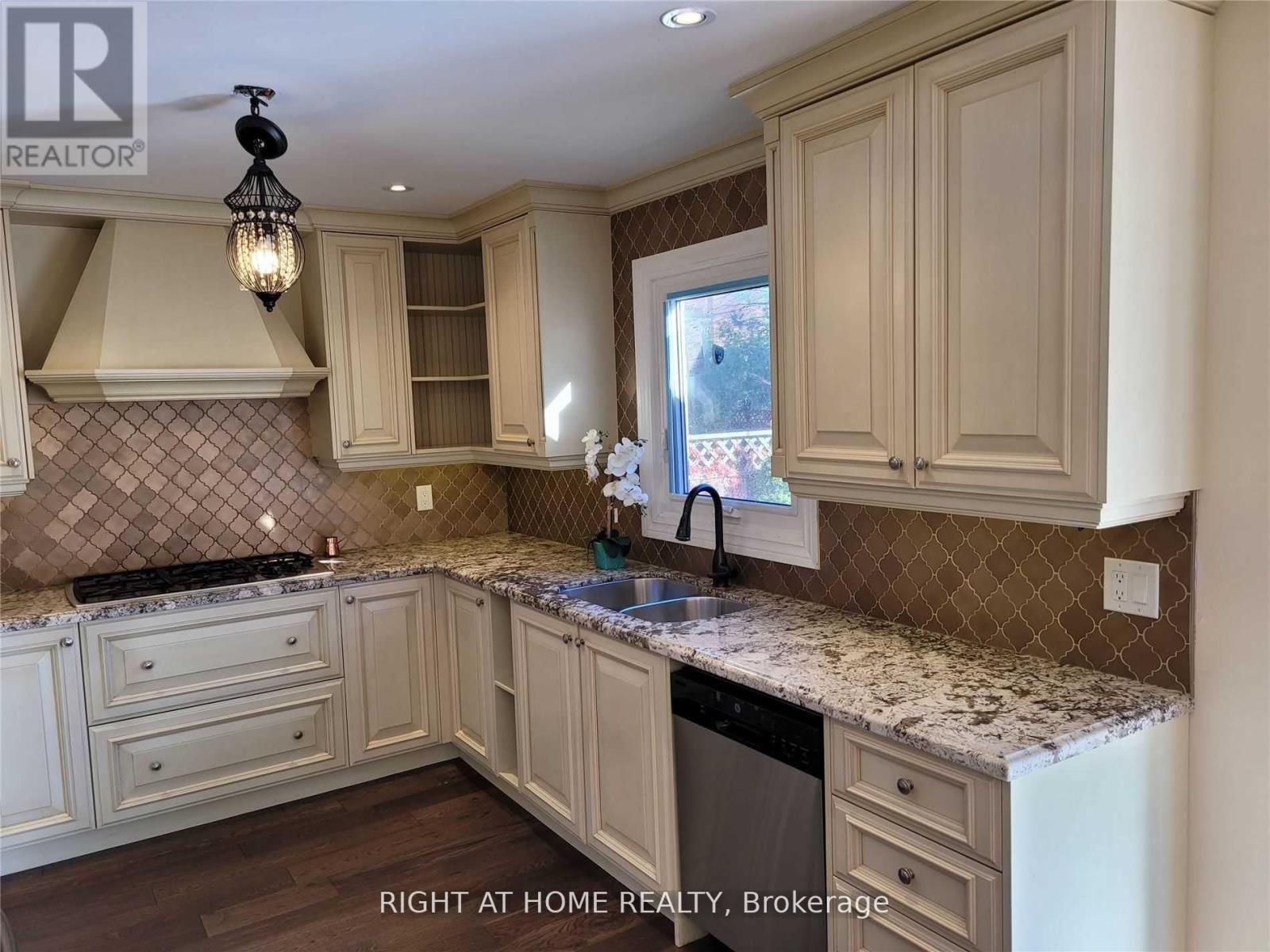 1080 Glenashton Drive, Oakville, Ontario L6H 4B9 - Photo 17 - W13464670