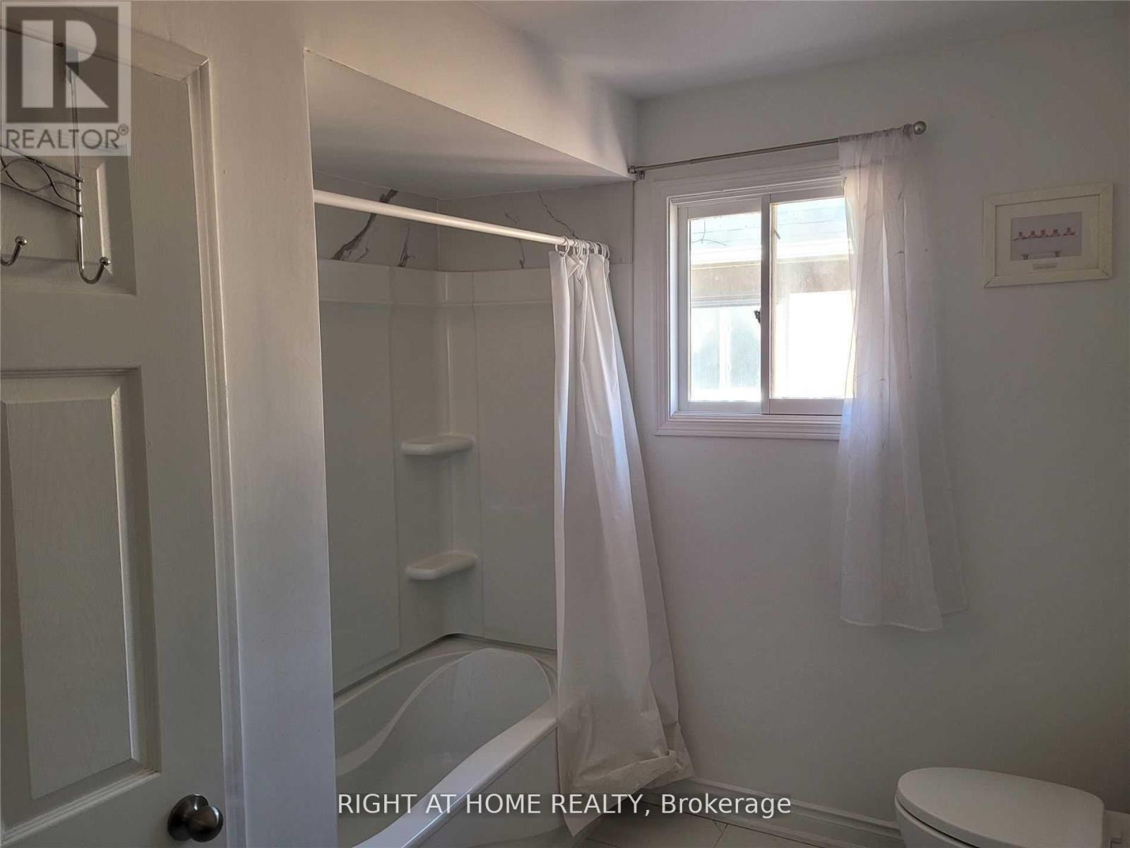 1080 Glenashton Drive, Oakville, Ontario L6H 4B9 - Photo 30 - W13464670