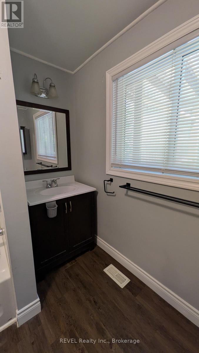 Main Floor - 3204 Saint Paul Avenue, Niagara Falls, Ontario  L2J 2M1 - Photo 6 - X13464660