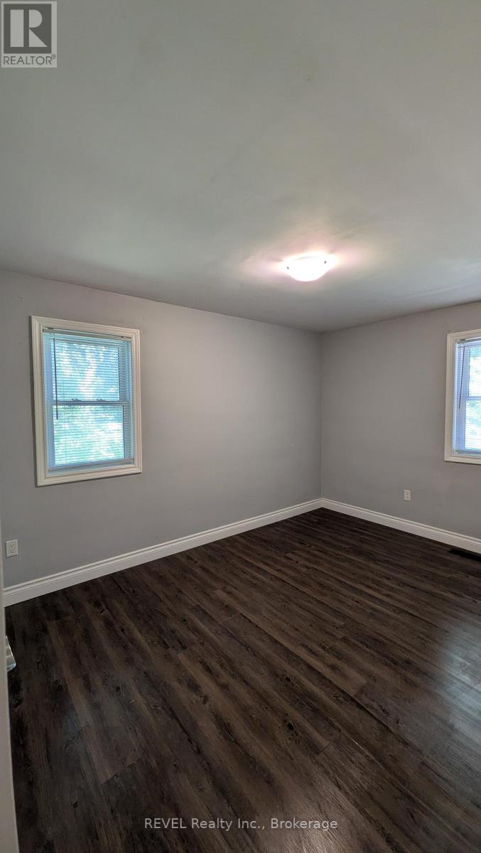 Main Floor - 3204 Saint Paul Avenue, Niagara Falls, Ontario  L2J 2M1 - Photo 5 - X13464660