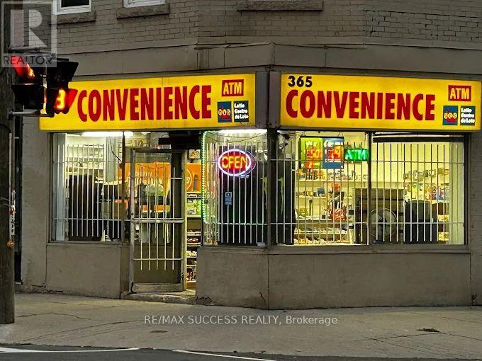 979 KING STREET E, Hamilton, Ontario
