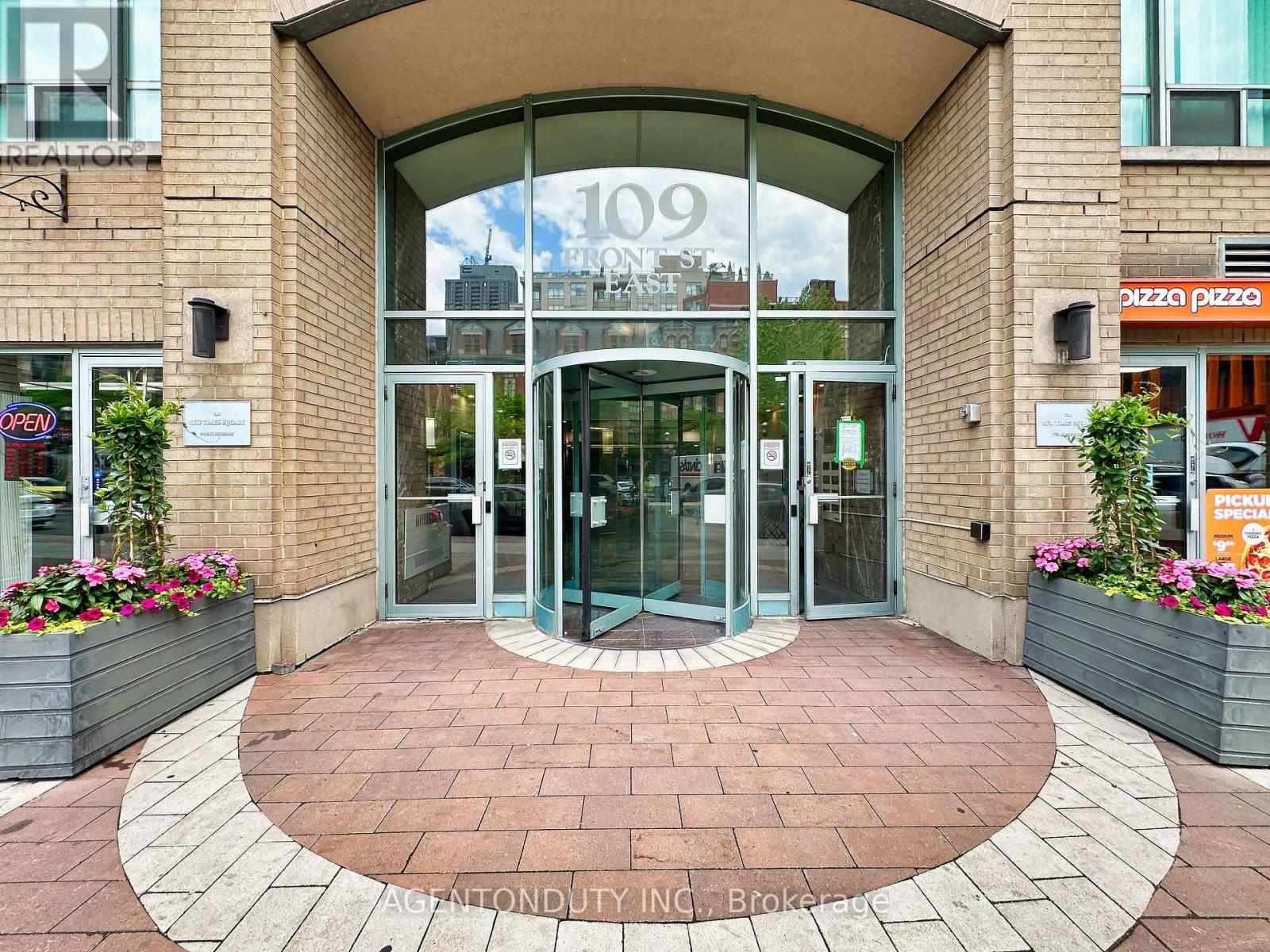 613 - 109 Front Street E, Toronto, Ontario  M5A 4P7 - Photo 2 - C13464758