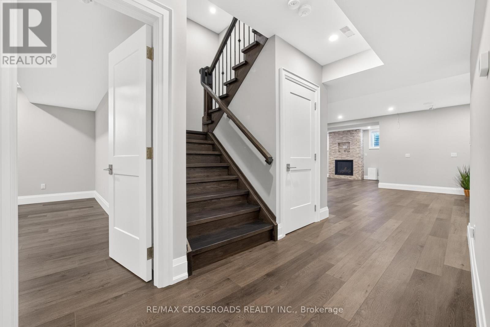 11 Oakley Court, Hamilton, Ontario L9G 1T6 - Photo 36 - X13464662