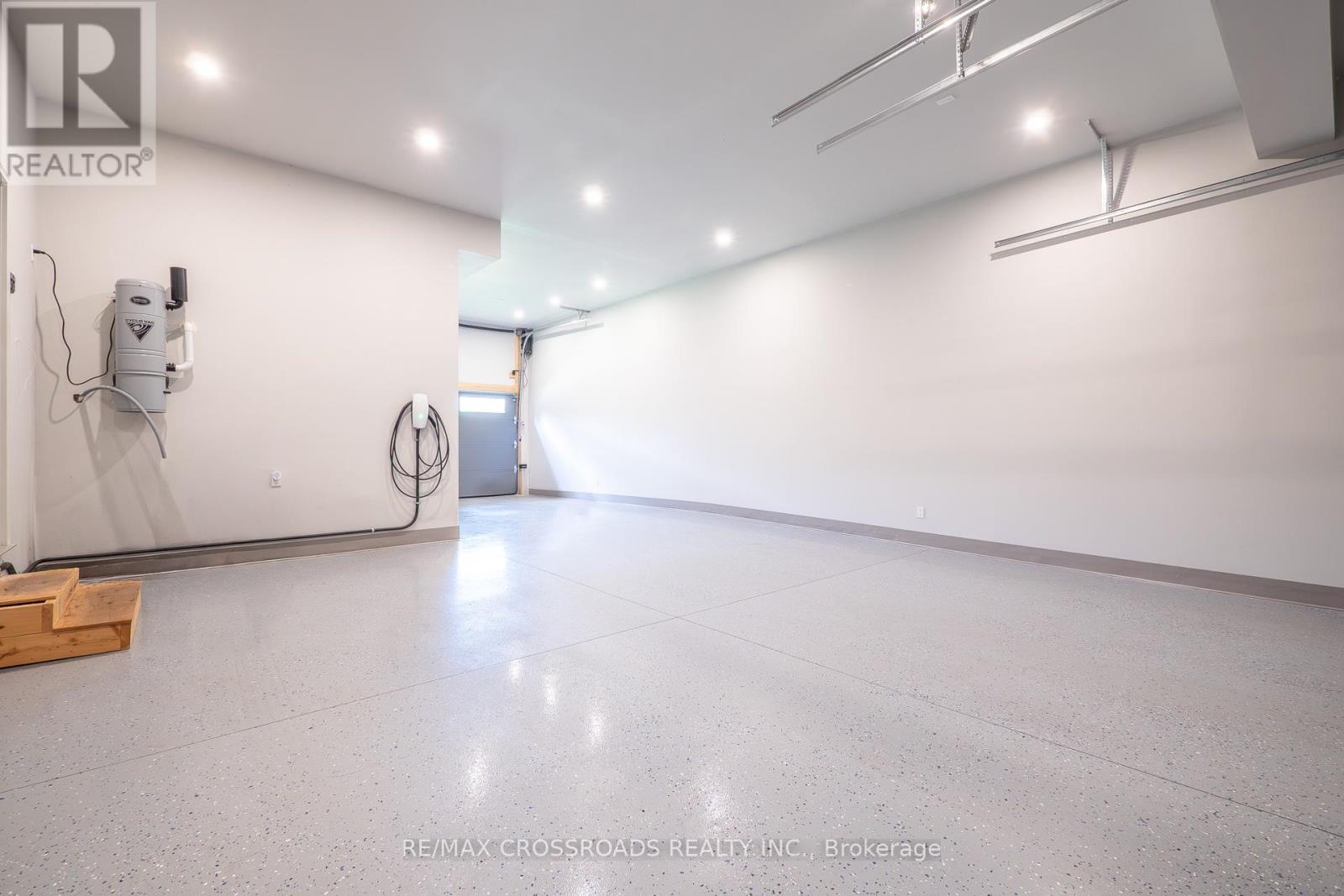 11 Oakley Court, Hamilton, Ontario L9G 1T6 - Photo 44 - X13464662