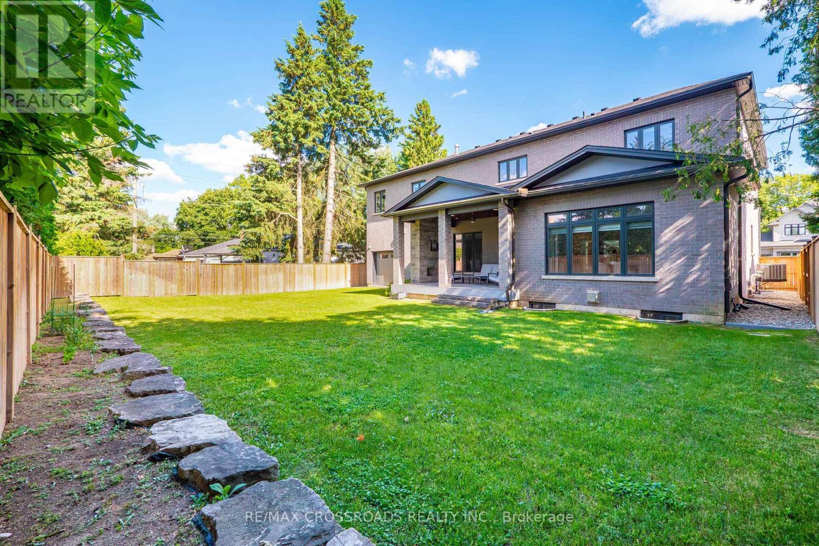 11 Oakley Court, Hamilton, Ontario L9G 1T6 - Photo 49 - X13464662