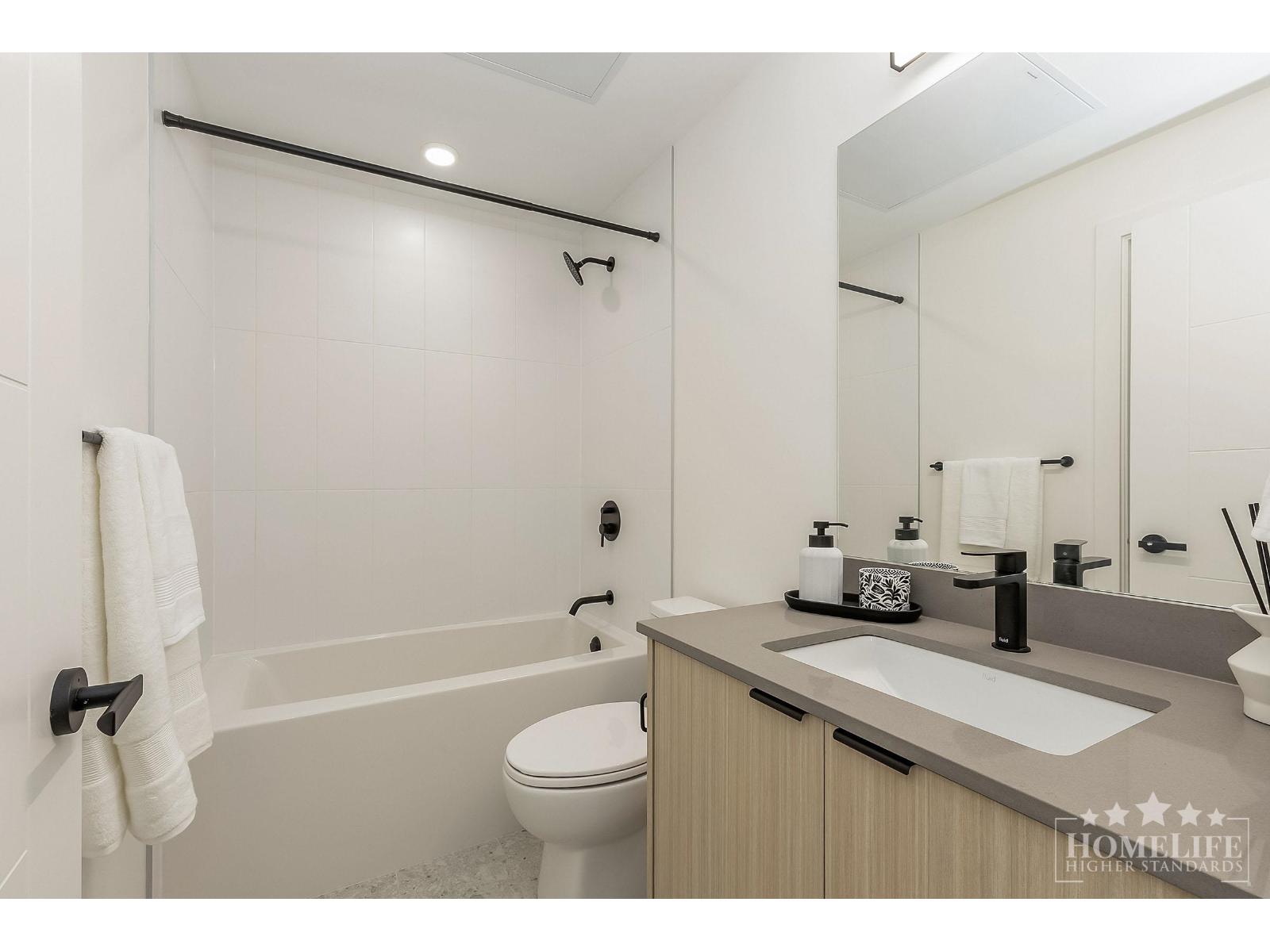 310 13455 94a Avenue, Surrey, British Columbia  V3V 1M9 - Photo 10 - R3137735