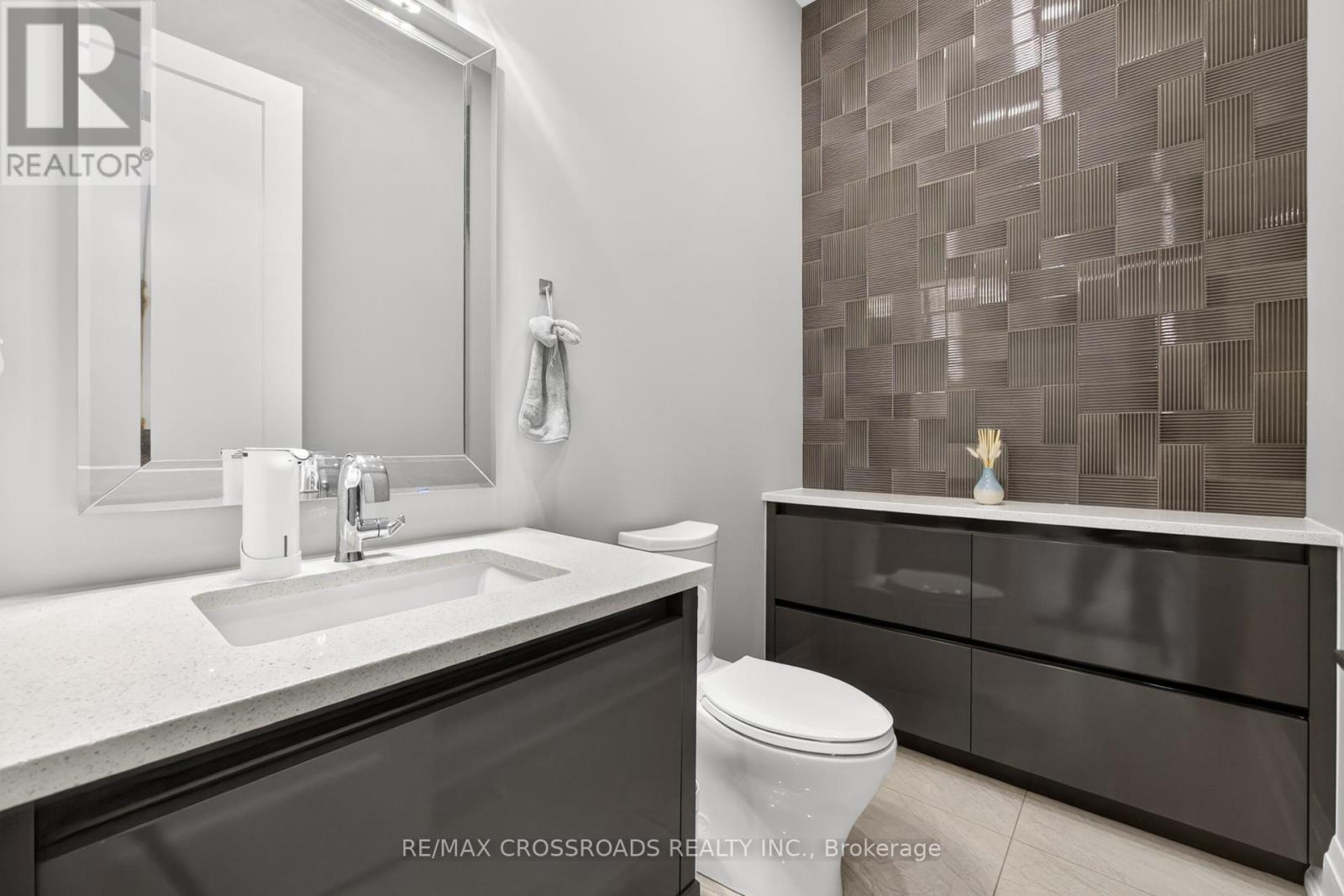 11 Oakley Court, Hamilton, Ontario L9G 1T6 - Photo 7 - X13464662