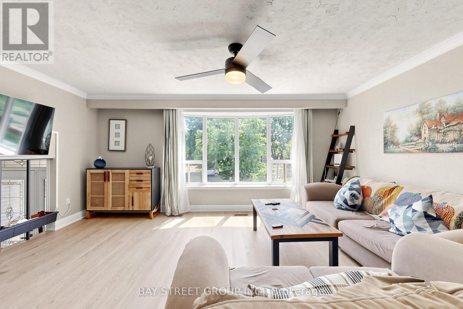 55 Baybrook Crescent, Toronto, Ontario  M1H 2R7 - Photo 4 - E13464736