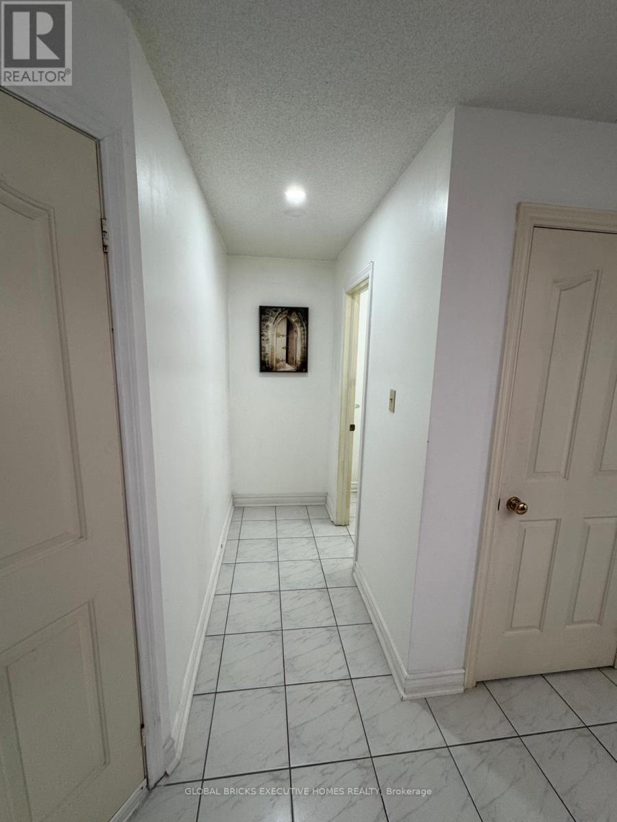 99 Scarboro Avenue, Toronto, Ontario  M1C 1M5 - Photo 5 - E13464738