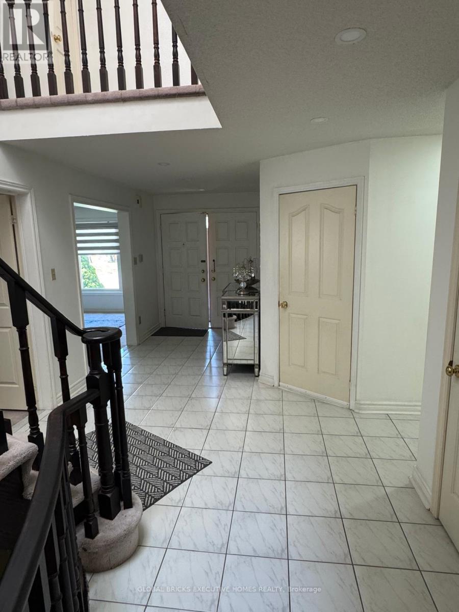 99 Scarboro Avenue, Toronto, Ontario  M1C 1M5 - Photo 9 - E13464738