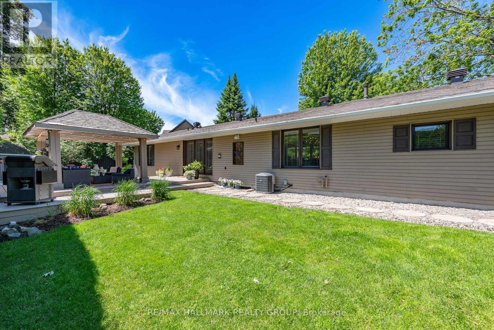 70 Pellan Way, Ottawa, Ontario  K2K 1J8 - Photo 42 - X13464710