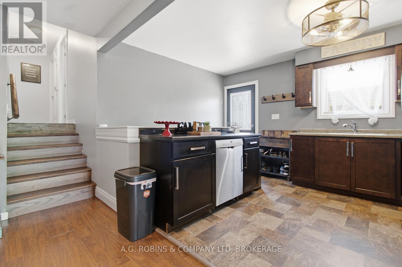 10 Chantal Court, Welland (Lincoln/crowland), Ontario L3B 5V3 - Photo 15 - X13464680