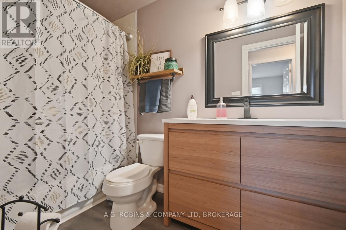 10 Chantal Court, Welland (Lincoln/crowland), Ontario L3B 5V3 - Photo 24 - X13464680