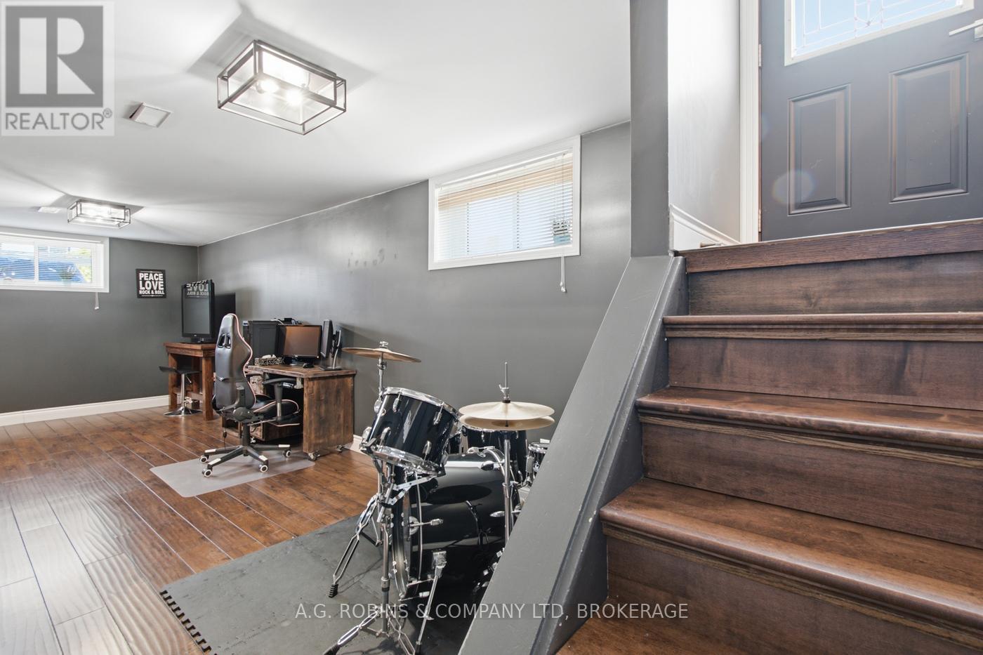 10 Chantal Court, Welland (Lincoln/crowland), Ontario L3B 5V3 - Photo 35 - X13464680