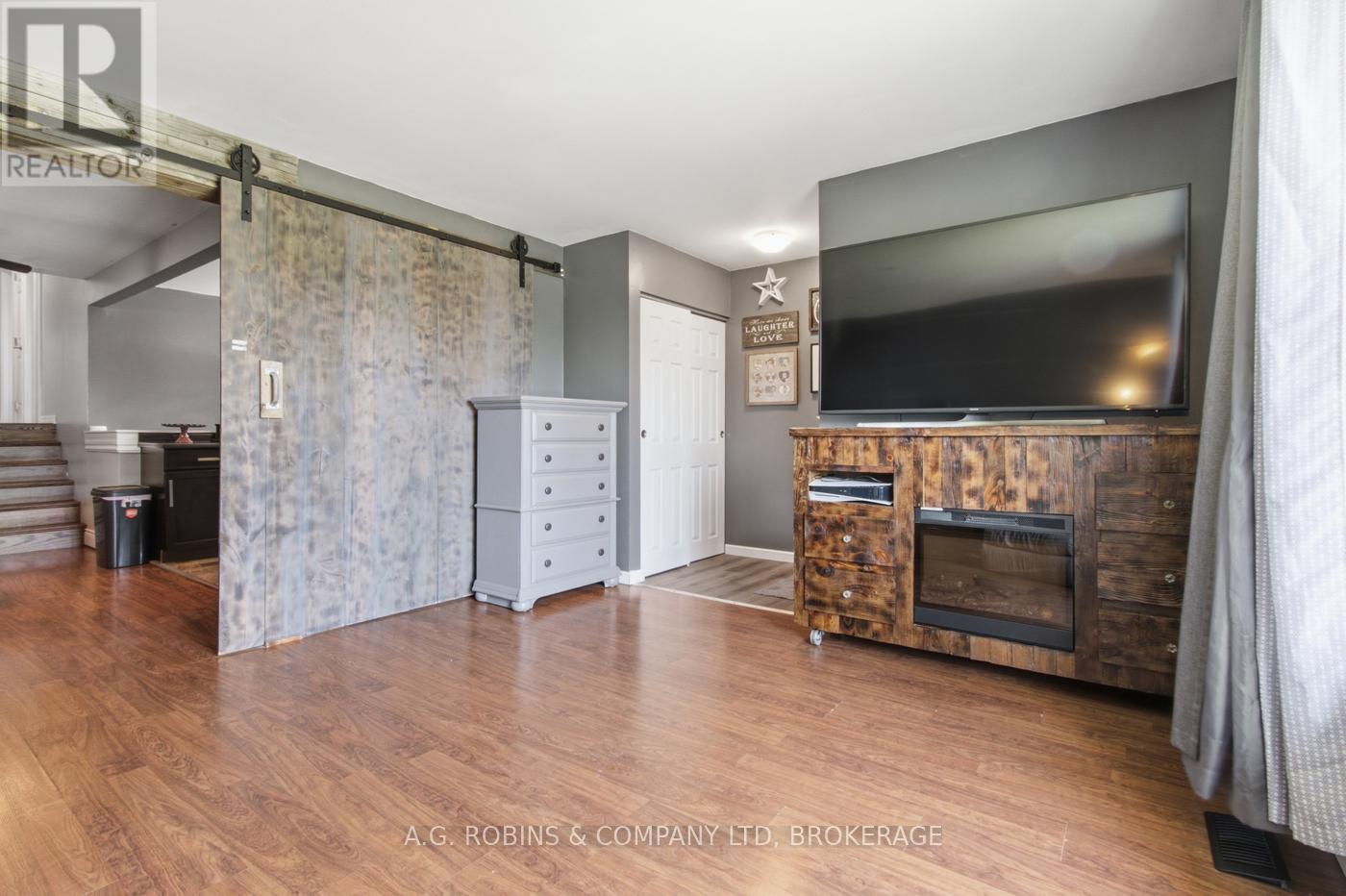 10 Chantal Court, Welland (Lincoln/crowland), Ontario L3B 5V3 - Photo 5 - X13464680