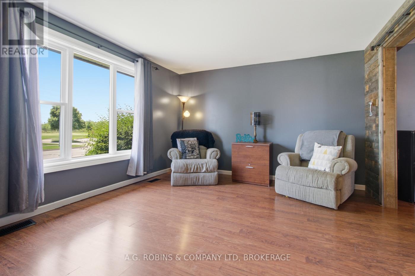 10 Chantal Court, Welland (Lincoln/crowland), Ontario L3B 5V3 - Photo 8 - X13464680