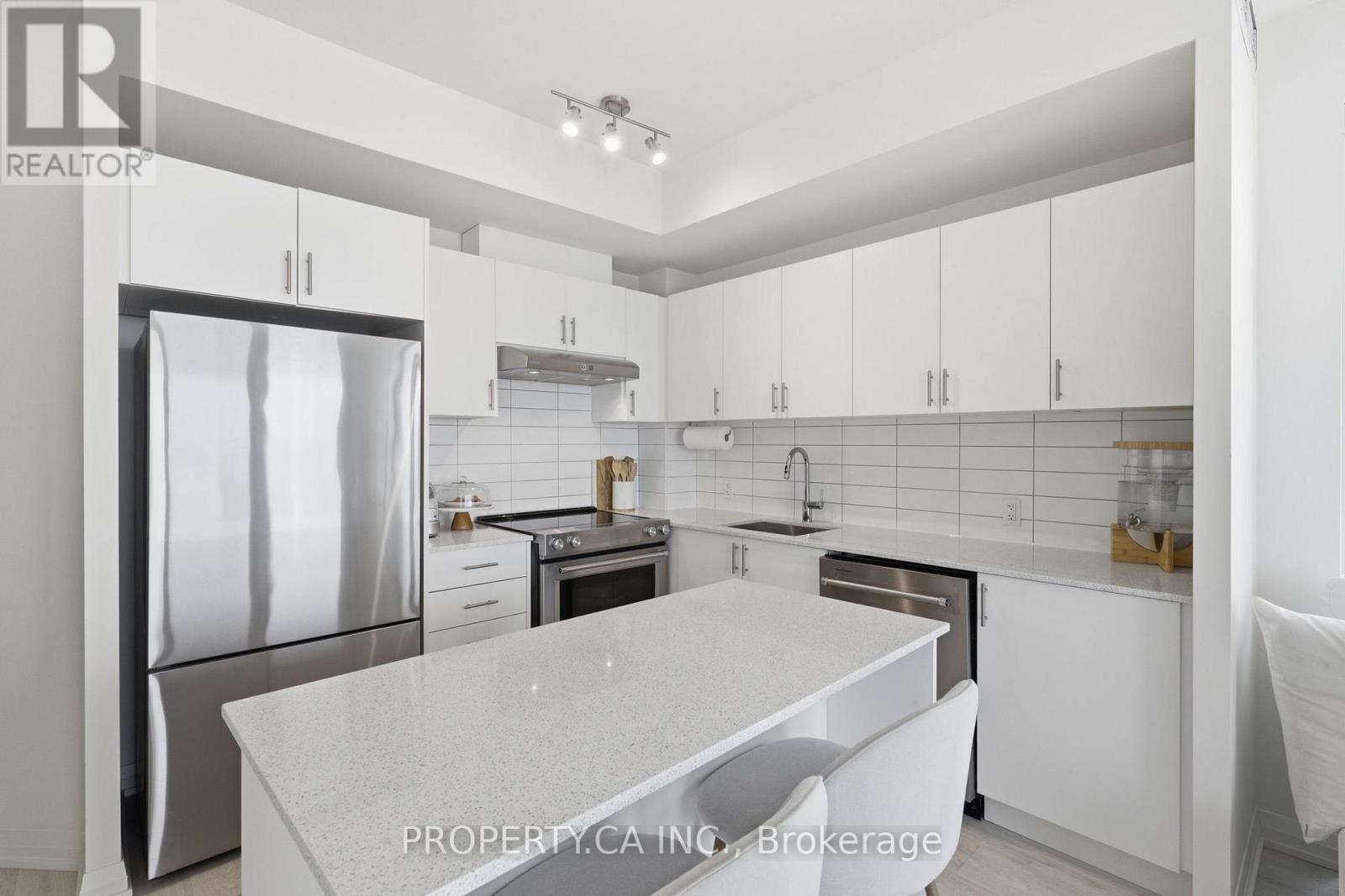 2421 - 9000 Jane Street, Vaughan, Ontario  L4K 0M6 - Photo 6 - N13464790
