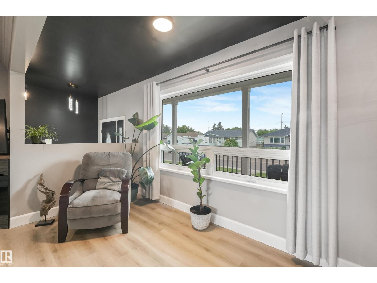 13427 111 St NW, Edmonton, Alberta  T5E 4Z7 - Photo 2 - E4494514