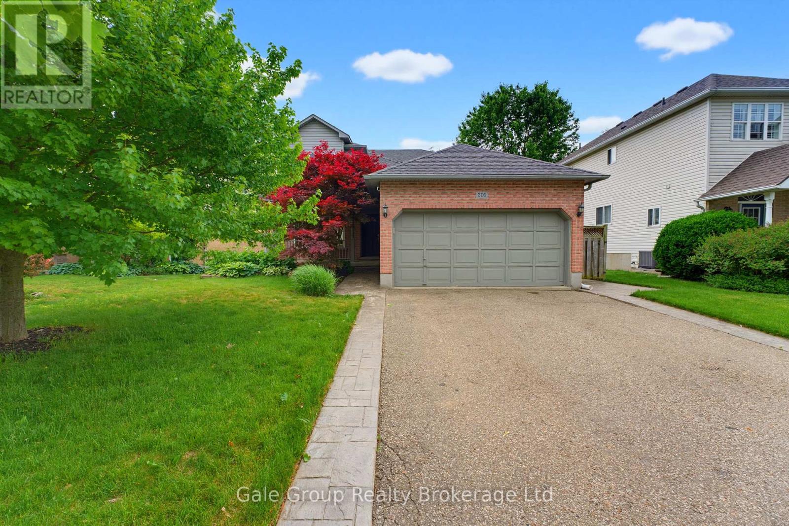 209 HILLTOP DRIVE, North Dumfries, Ontario
