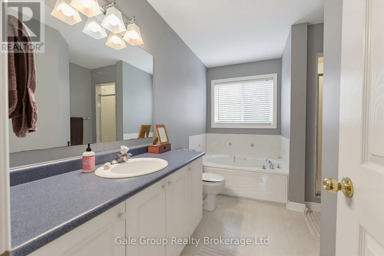 209 Hilltop Drive, North Dumfries, Ontario  N0B 1E0 - Photo 20 - X13464668