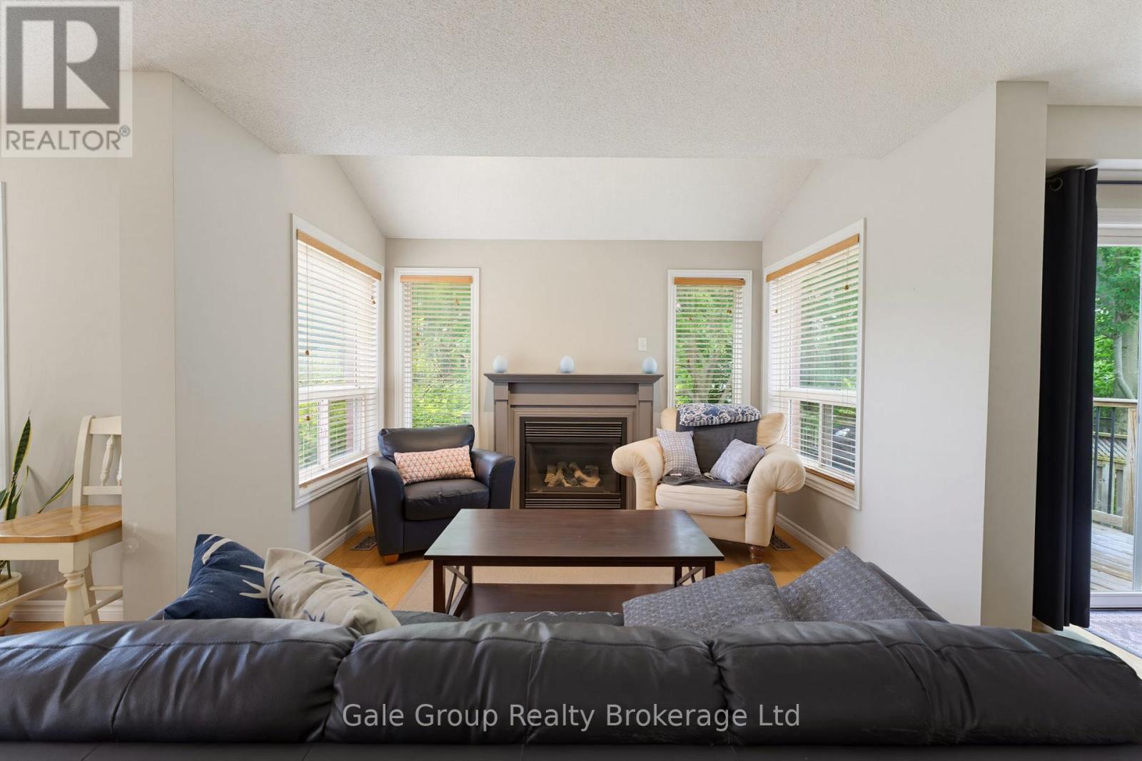 209 Hilltop Drive, North Dumfries, Ontario  N0B 1E0 - Photo 10 - X13464668