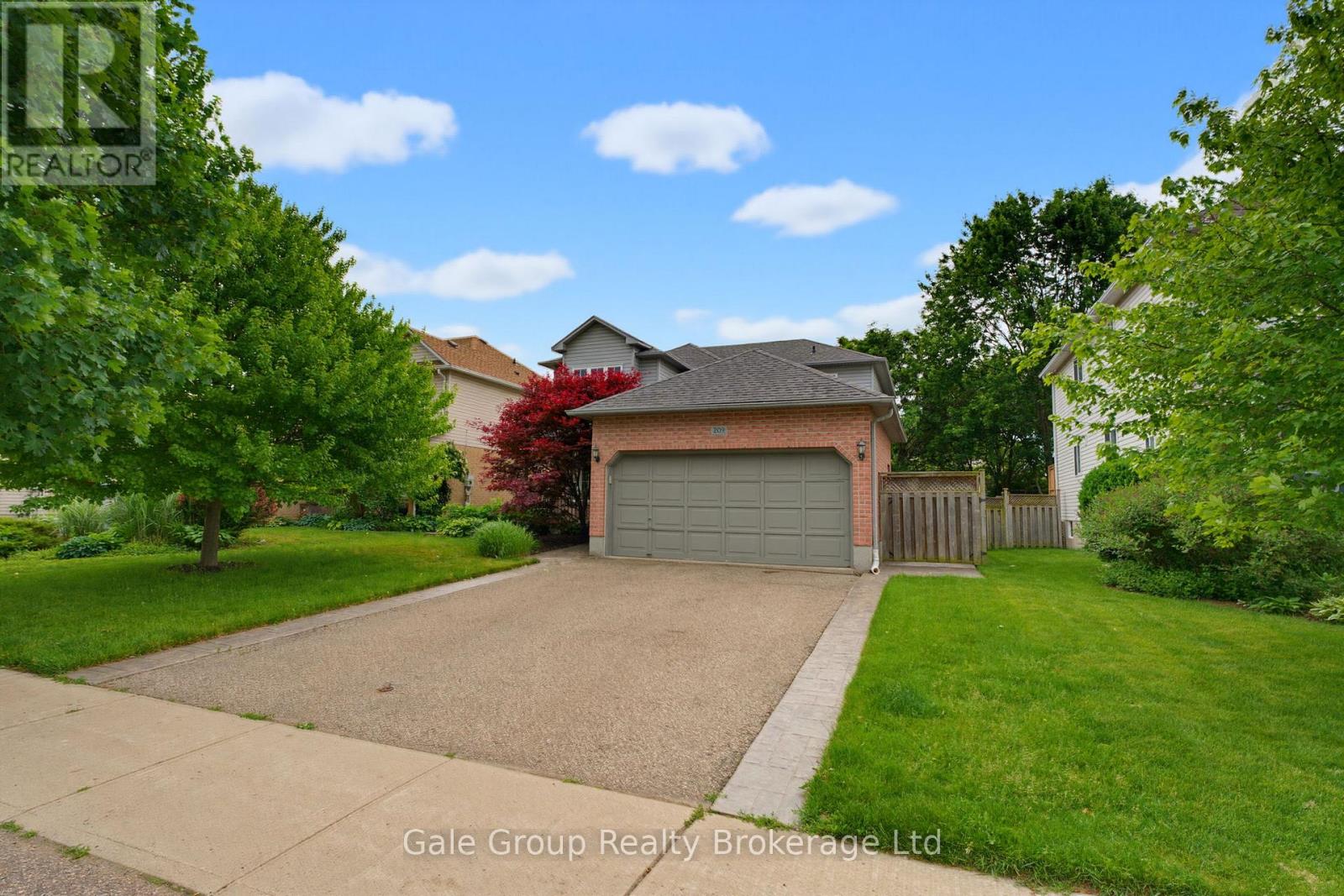 209 Hilltop Drive, North Dumfries, Ontario  N0B 1E0 - Photo 2 - X13464668