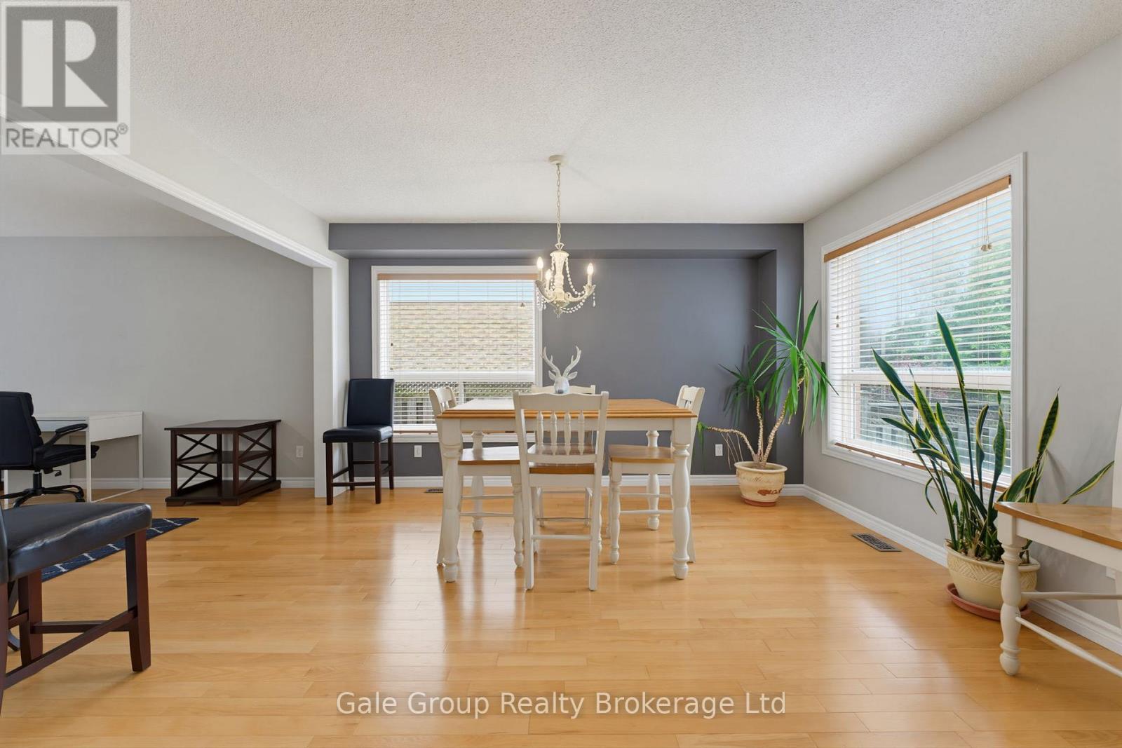209 Hilltop Drive, North Dumfries, Ontario  N0B 1E0 - Photo 14 - X13464668