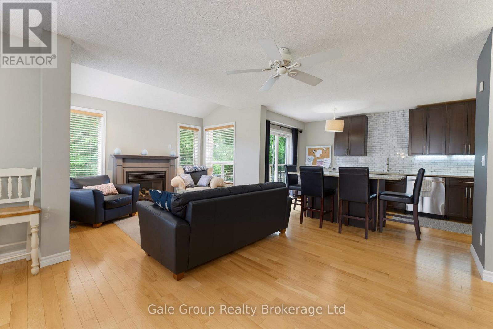 209 Hilltop Drive, North Dumfries, Ontario  N0B 1E0 - Photo 9 - X13464668