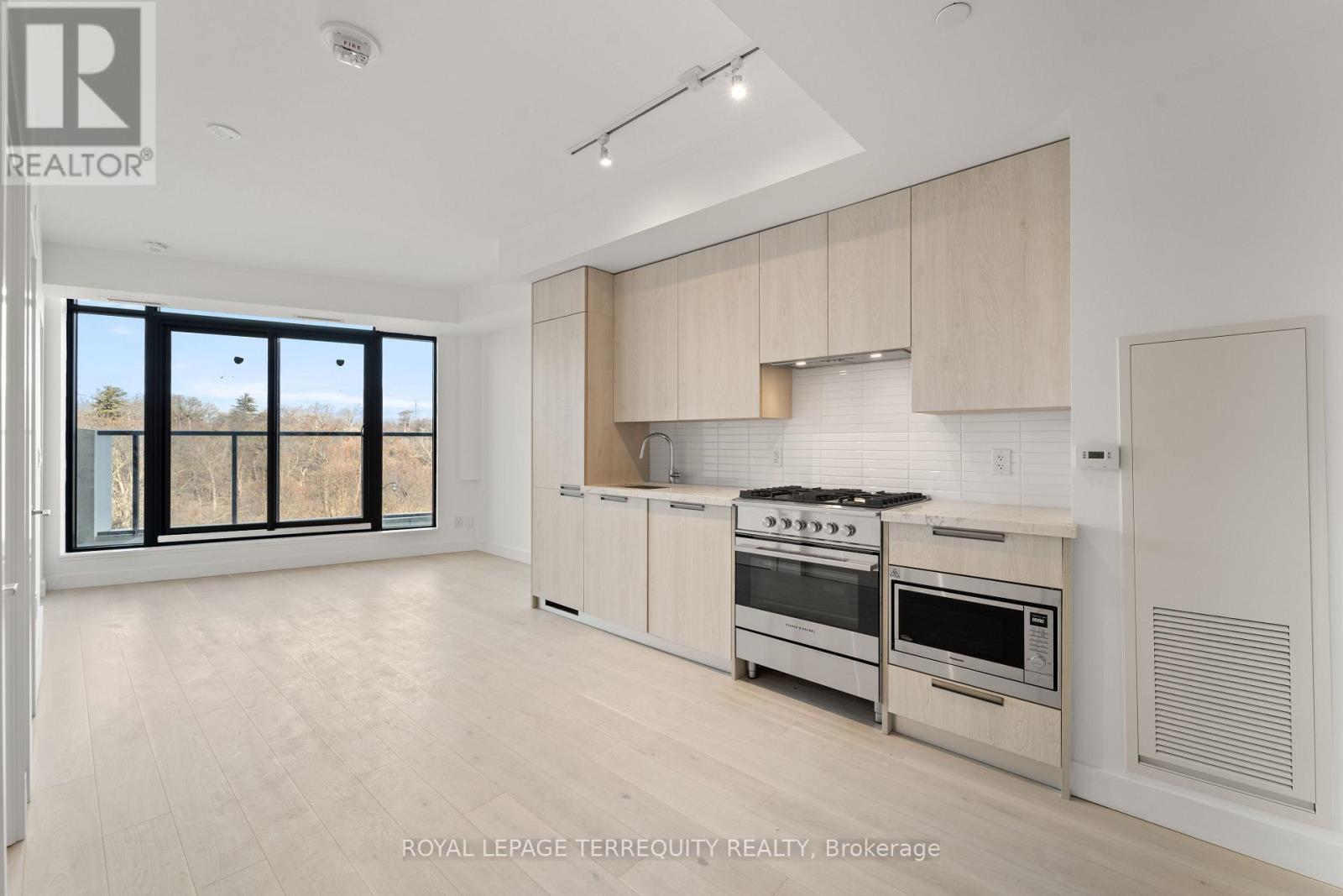 412 - 160 Kingsway Crescent, Toronto, Ontario  M8X 0B5 - Photo 4 - W13464688