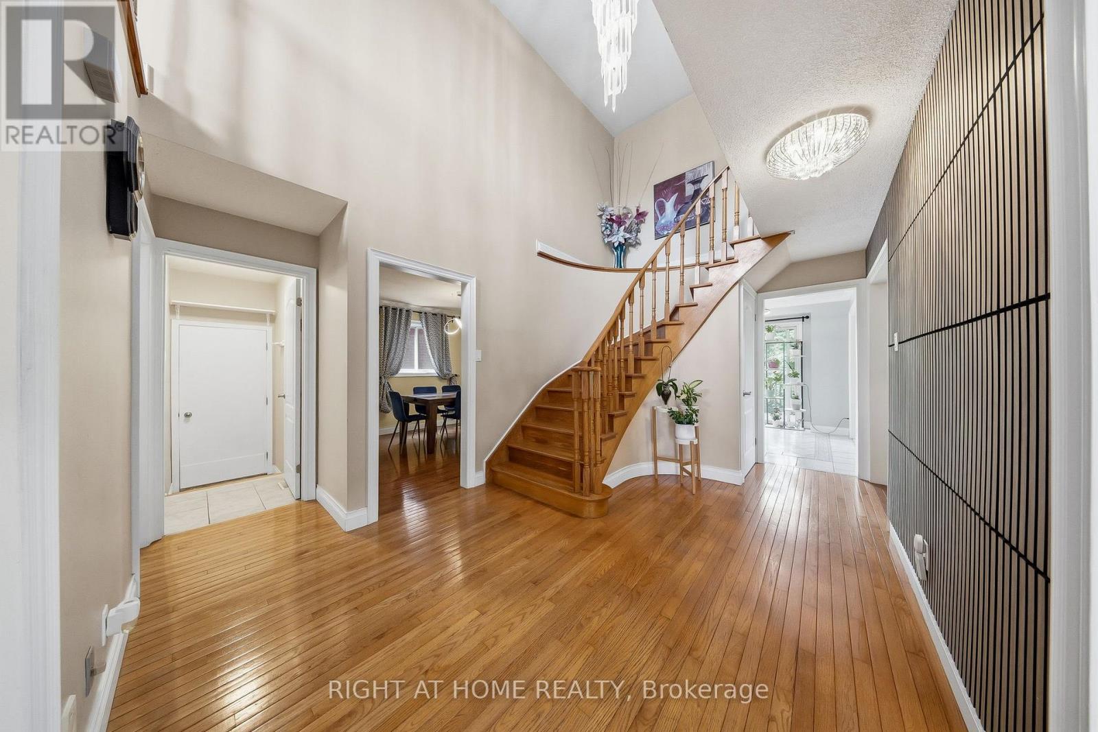 29 Sunforest Drive, Brampton, Ontario  L6Z 2Z3 - Photo 9 - W13464720