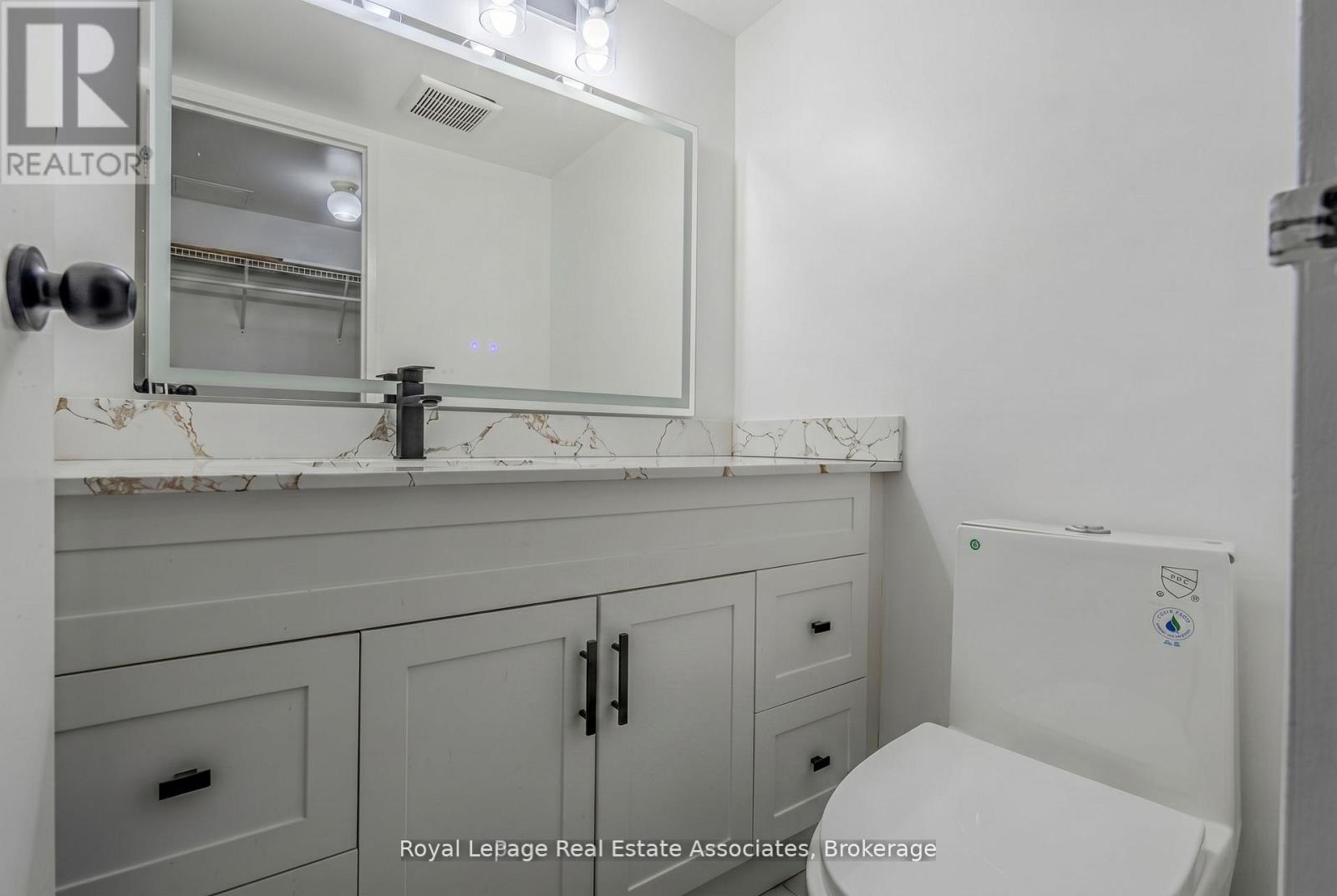 1602 - 3695 Kaneff Crescent, Mississauga, Ontario  L5A 4B6 - Photo 9 - W13464734
