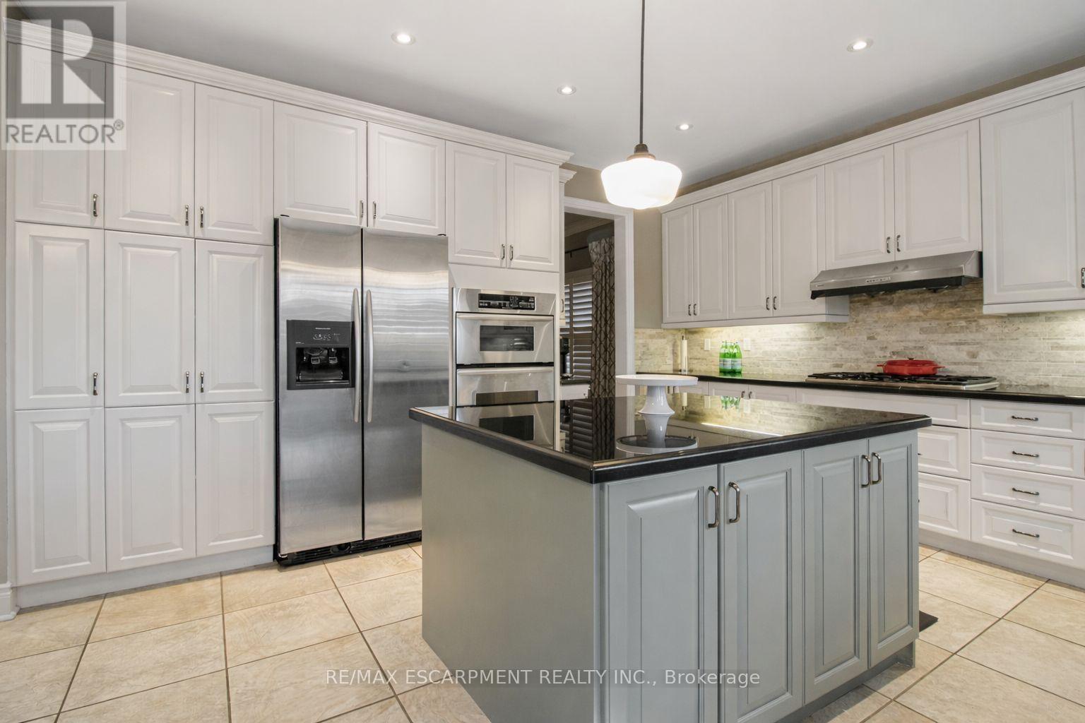3296 Topeka Drive, Mississauga, Ontario  L5M 7V1 - Photo 12 - W13464788