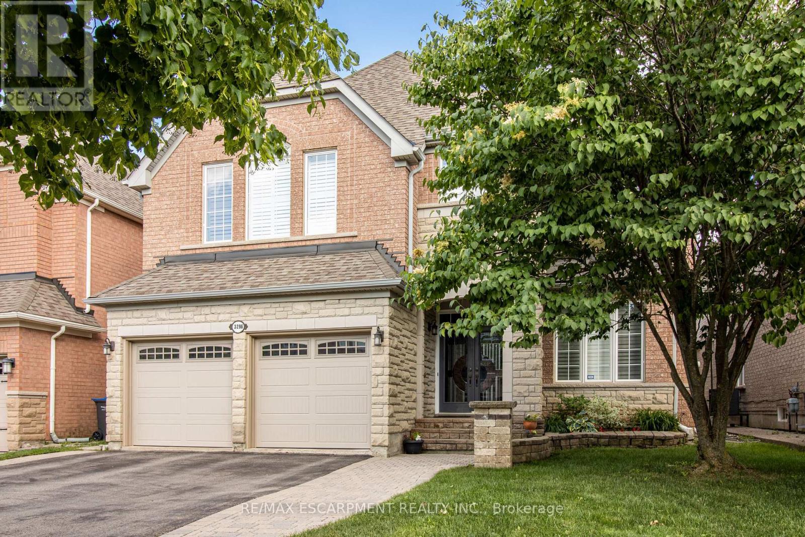 3296 Topeka Drive, Mississauga, Ontario  L5M 7V1 - Photo 2 - W13464788