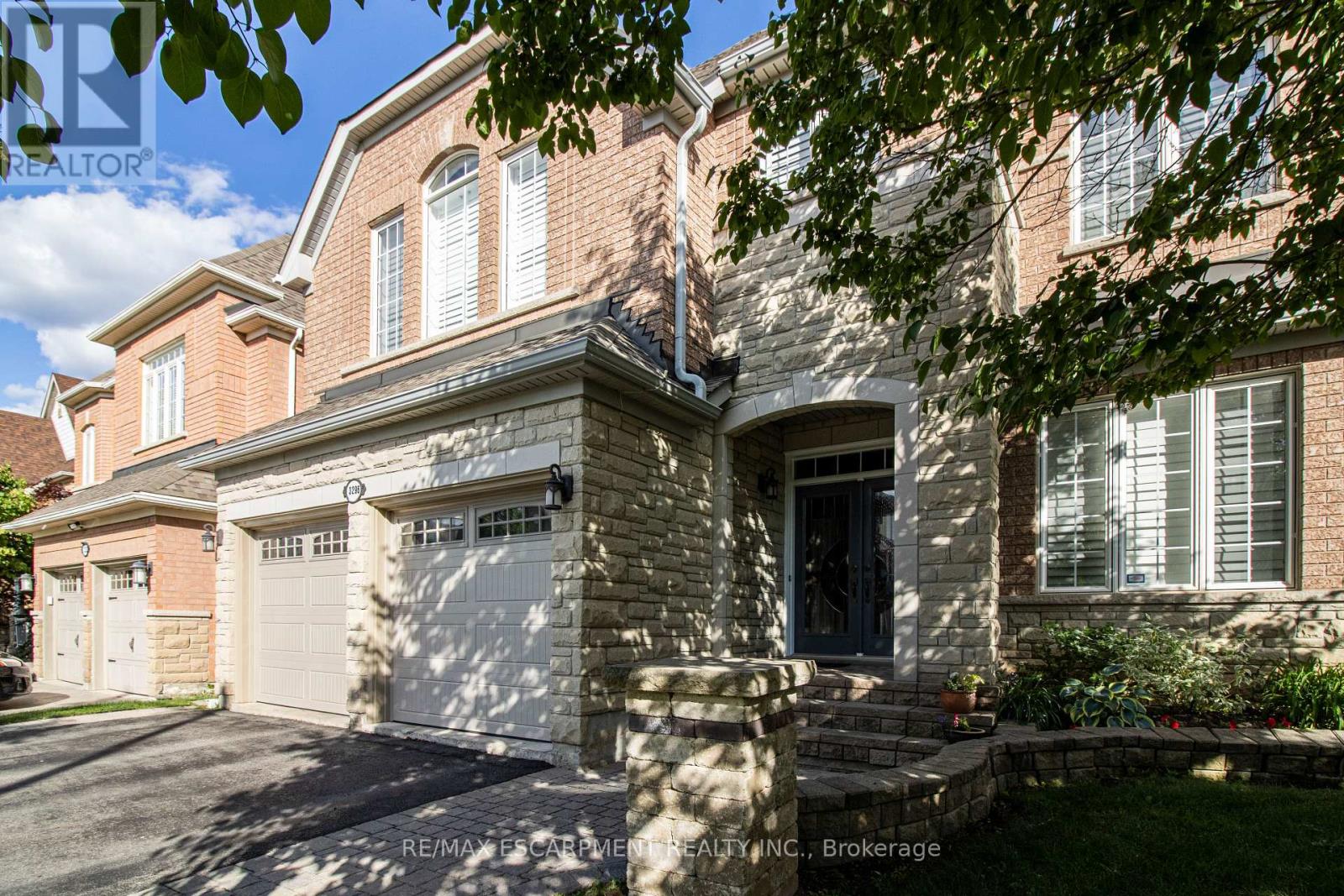 3296 Topeka Drive, Mississauga, Ontario  L5M 7V1 - Photo 3 - W13464788