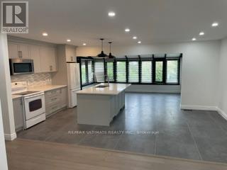 885 Forestwood Drive, Mississauga, Ontario  L5C 1G6 - Photo 7 - W13464800