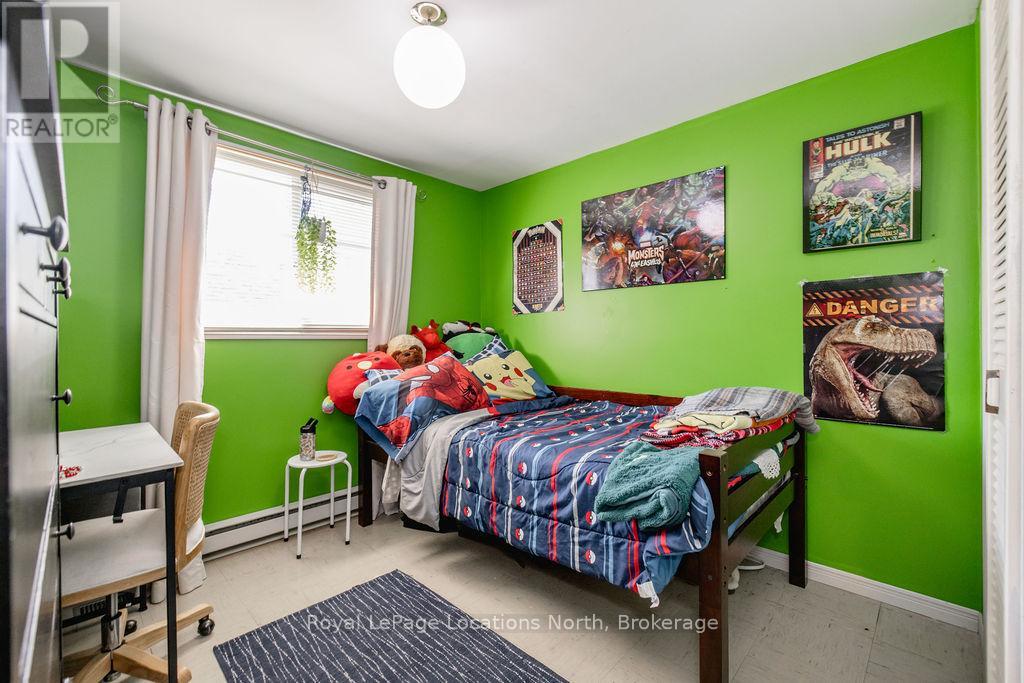 77 Laidlaw Street, Wasaga Beach, Ontario  L9Z 2L2 - Photo 15 - S13464632