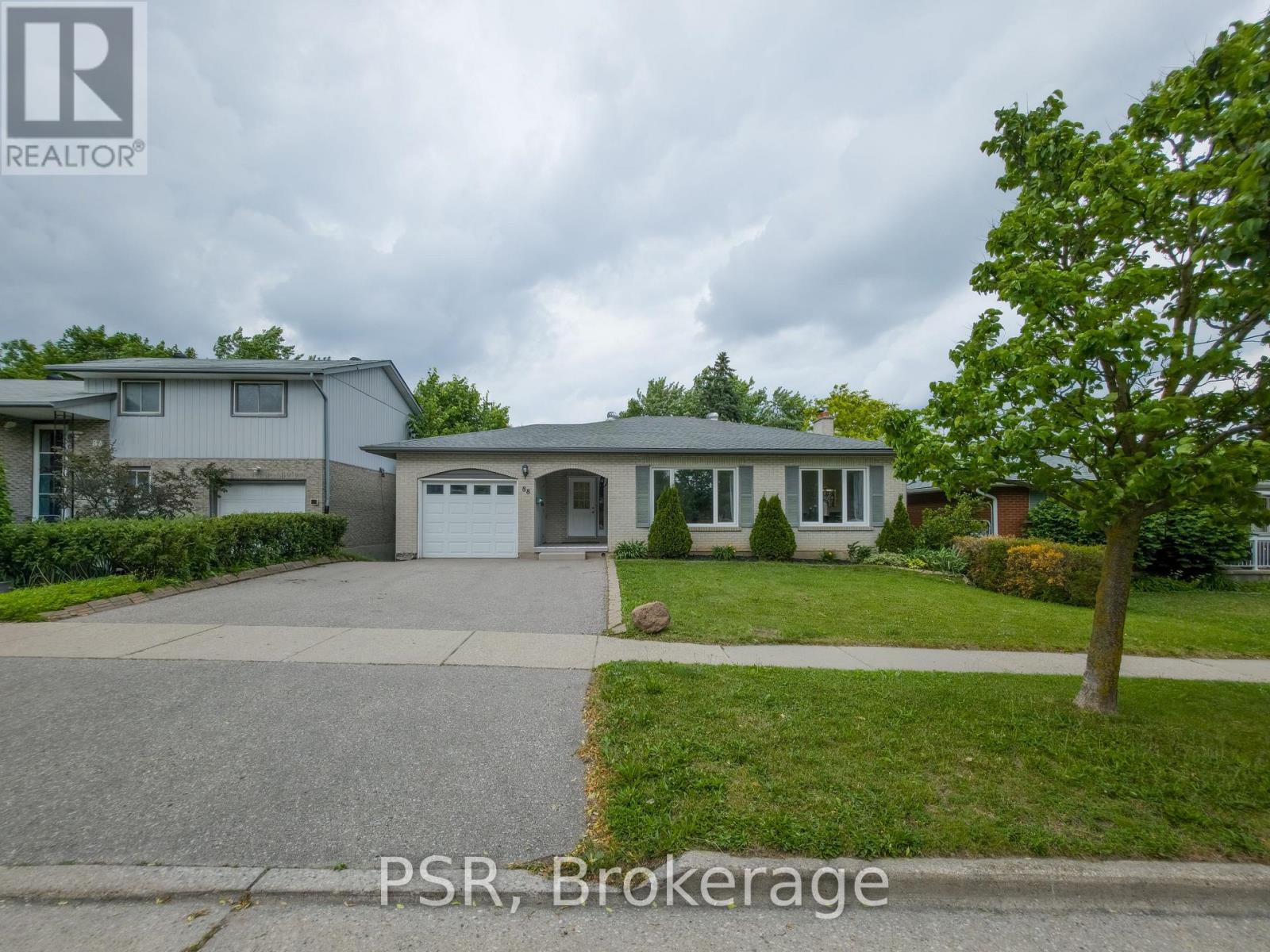 88 UPPER CANADA DRIVE, Kitchener, Ontario