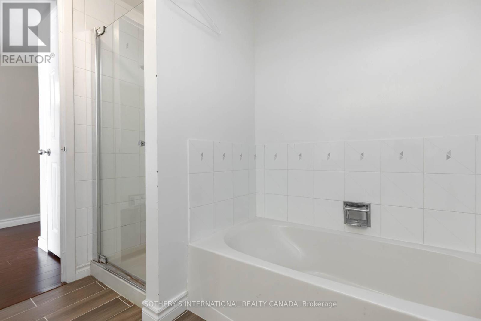 2210 - 77 Harbour Square, Toronto, Ontario  M5J 2S2 - Photo 15 - C13460892