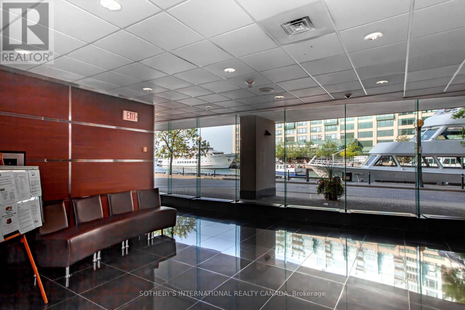 2210 - 77 Harbour Square, Toronto, Ontario  M5J 2S2 - Photo 32 - C13460892