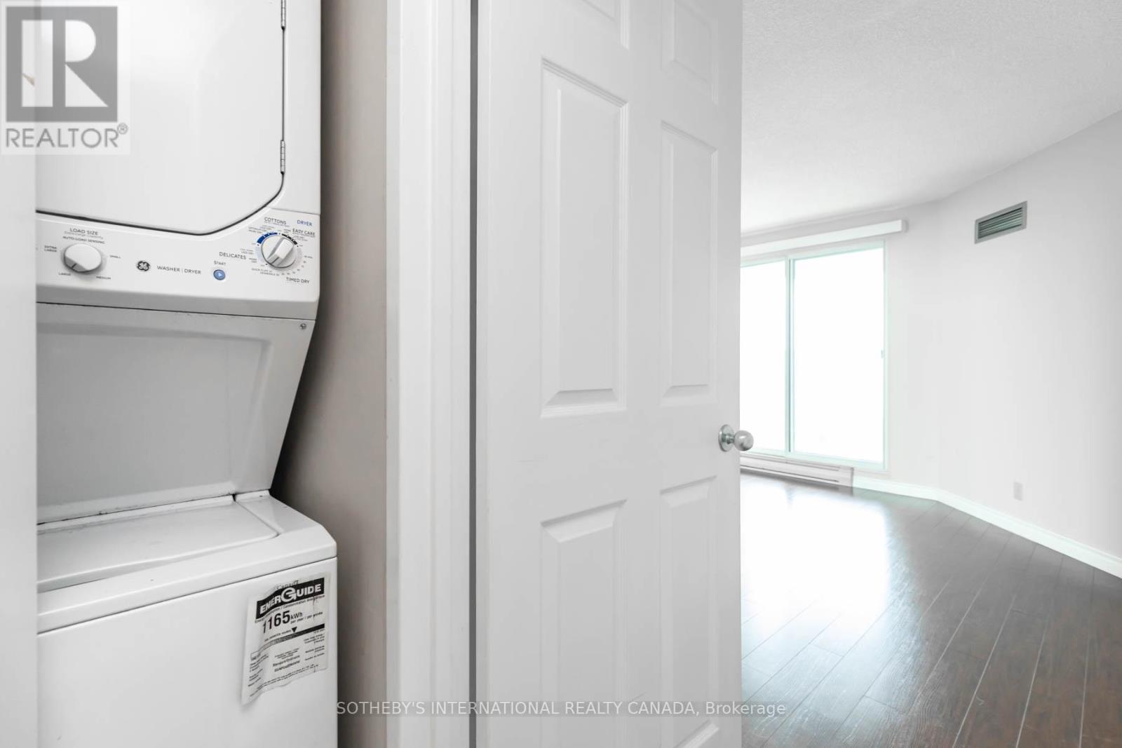 2210 - 77 Harbour Square, Toronto, Ontario  M5J 2S2 - Photo 12 - C13460892