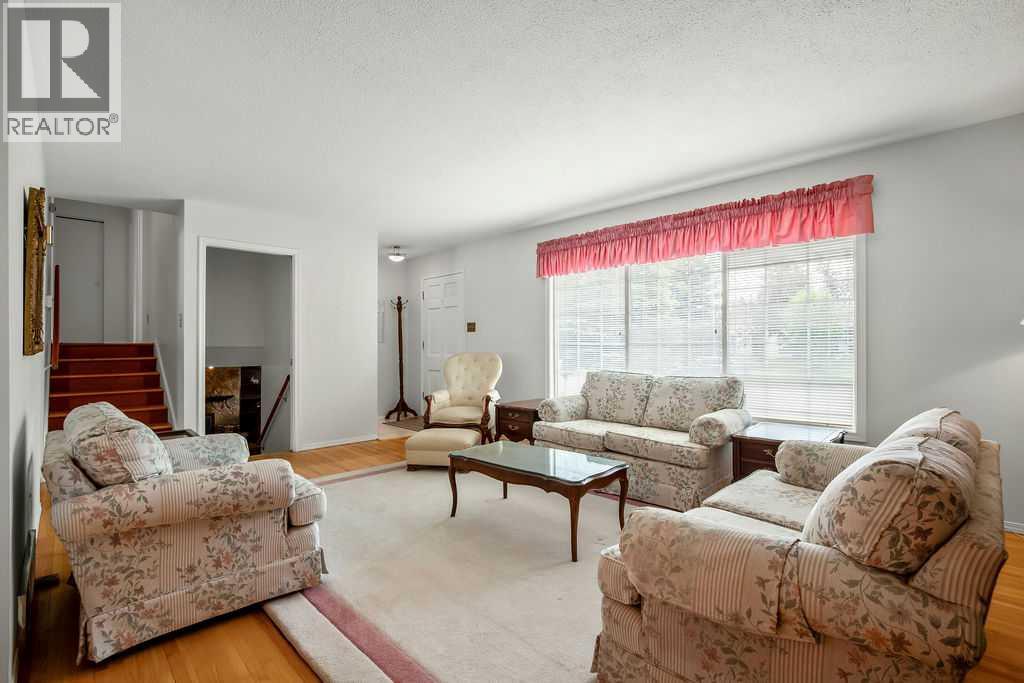 1112 Lake Sylvan Place SE, Calgary, Alberta  T2J 2P6 - Photo 7 - A2320598