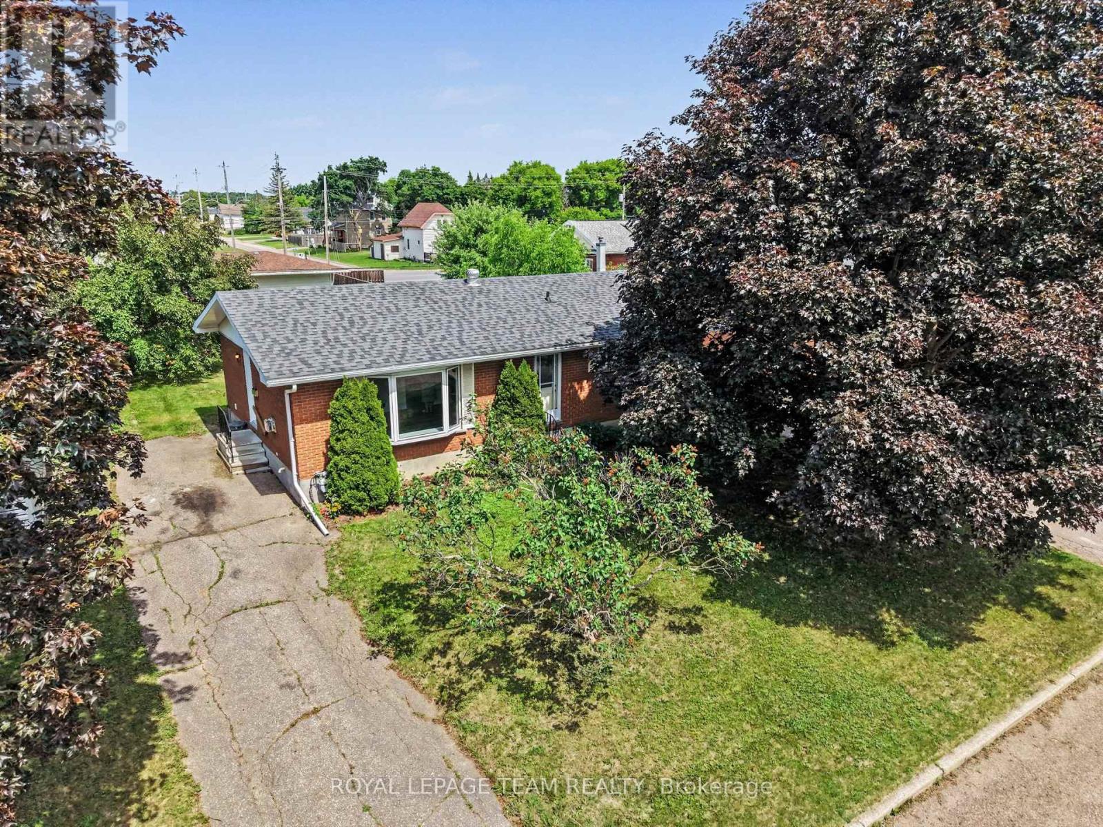 855 Kedrosky Drive, Renfrew, Ontario K7V 4C8 - Photo 2 - X13464814