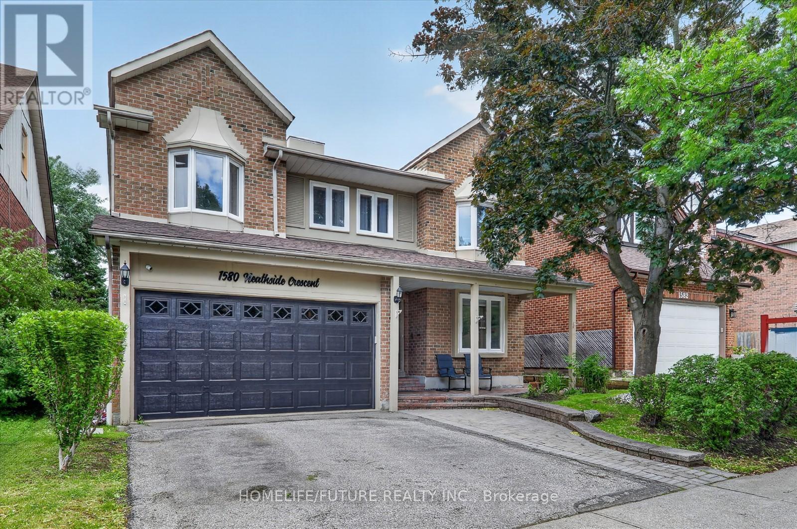 1580 Heathside Crescent, Pickering, Ontario  L1V 5W9 - Photo 2 - E13461754