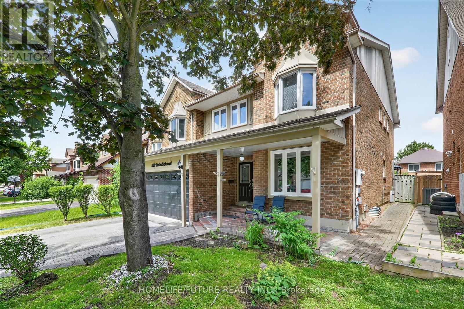 1580 Heathside Crescent, Pickering, Ontario  L1V 5W9 - Photo 3 - E13461754
