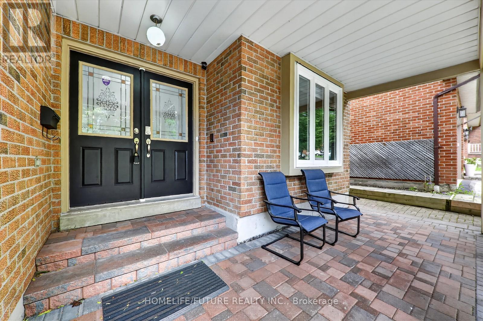 1580 Heathside Crescent, Pickering, Ontario  L1V 5W9 - Photo 4 - E13461754