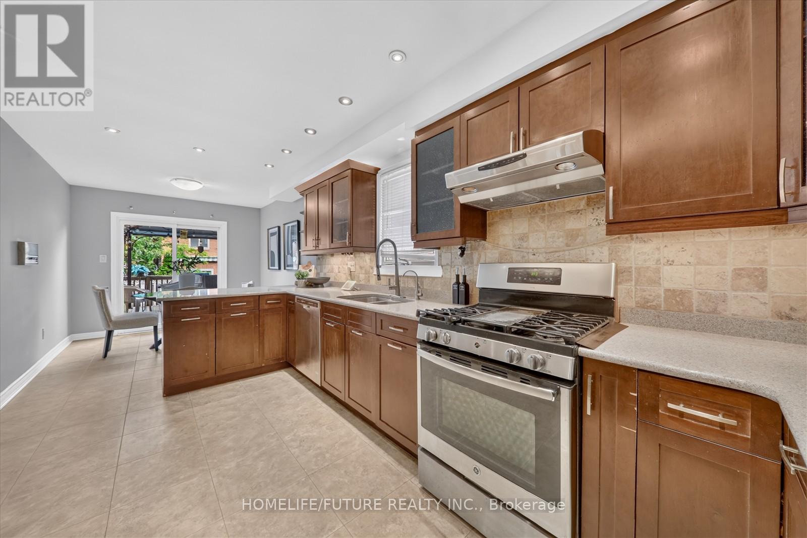 1580 Heathside Crescent, Pickering, Ontario  L1V 5W9 - Photo 9 - E13461754