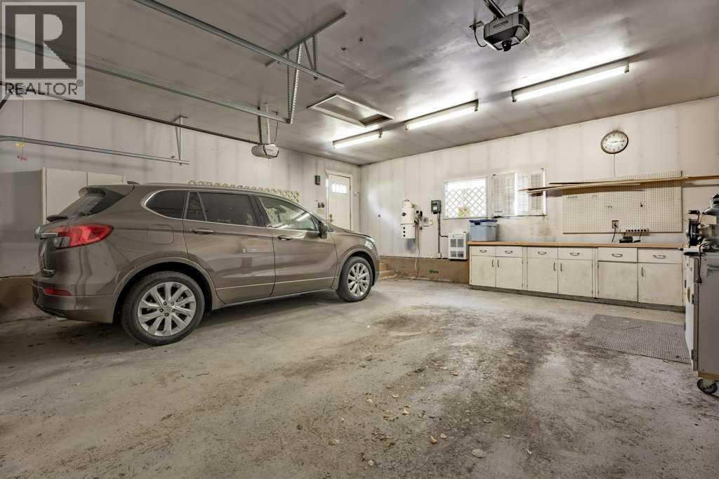 2843 Cedar Ridge Drive Sw, Calgary, Alberta  T2W 2B2 - Photo 36 - A2321532