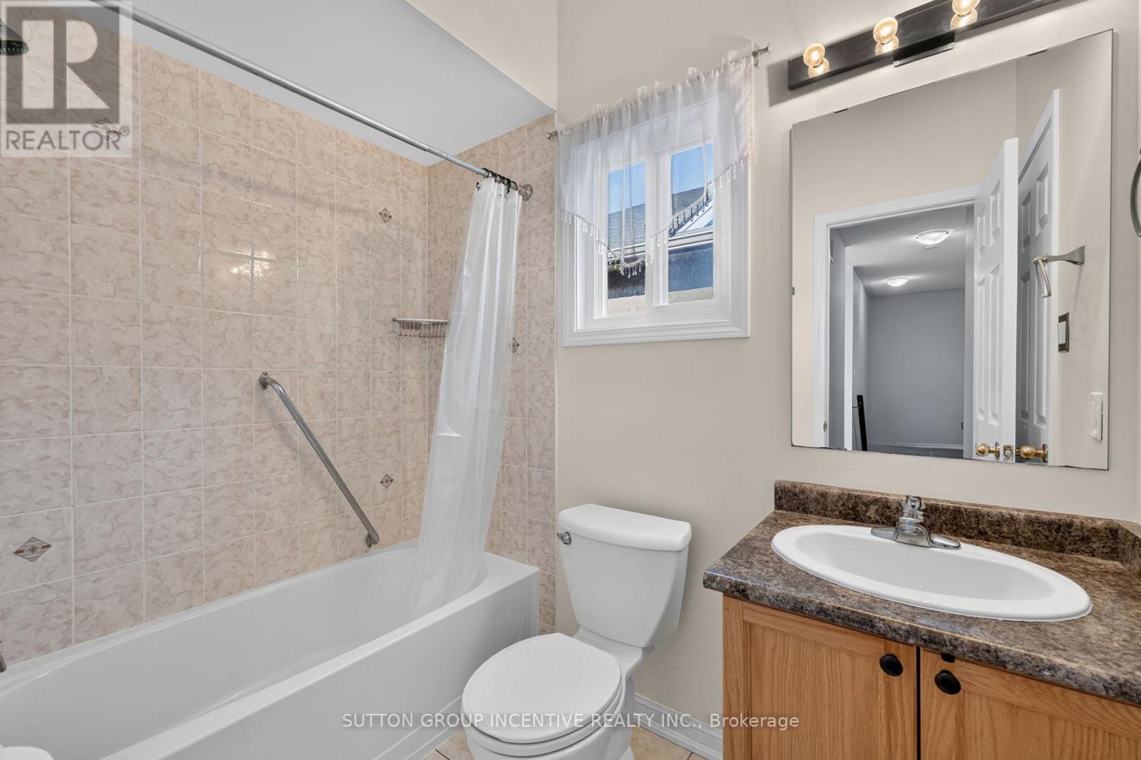 116 Sun King Crescent, Barrie, Ontario L4M 0E6 - Photo 42 - S12891994
