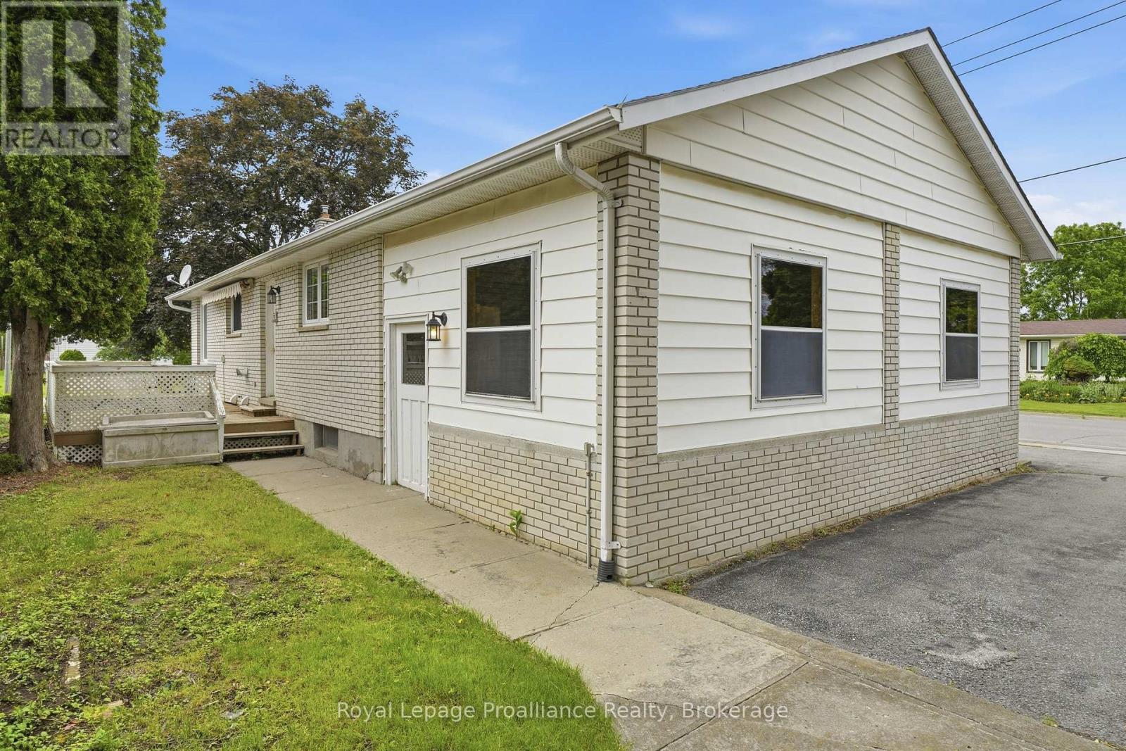 31 Downes Avenue, Prince Edward County, Ontario  K0K 2T0 - Photo 17 - X13464898